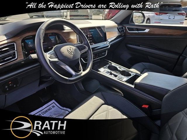 2025 Volkswagen Atlas 2.0T SE with Technology