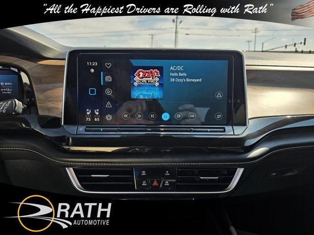 2025 Volkswagen Atlas 2.0T SE with Technology