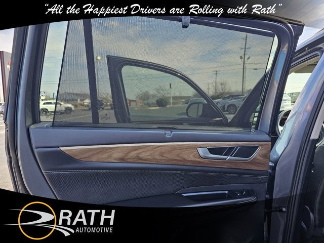 2025 Volkswagen Atlas 2.0T SE with Technology