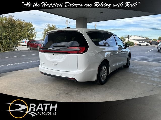 2023 Chrysler Pacifica Touring L