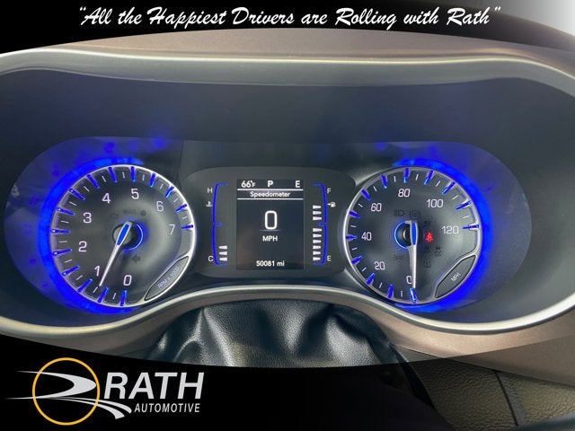 2022 Chrysler Voyager LX