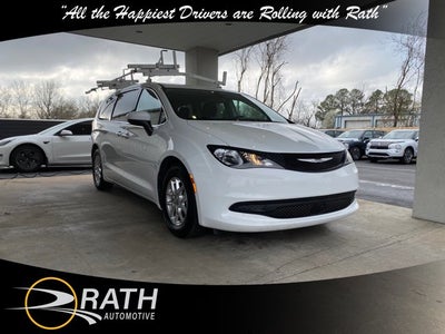 2022 Chrysler Voyager LX