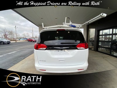 2022 Chrysler Voyager LX