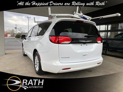 2022 Chrysler Voyager LX