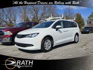 2022 Chrysler Voyager LX