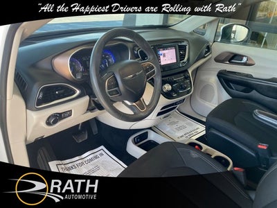 2022 Chrysler Voyager LX