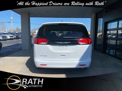 2022 Chrysler Voyager LX