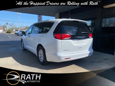 2022 Chrysler Voyager LX