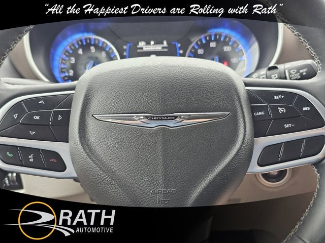 2022 Chrysler Voyager LX