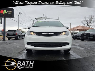 2022 Chrysler Voyager LX