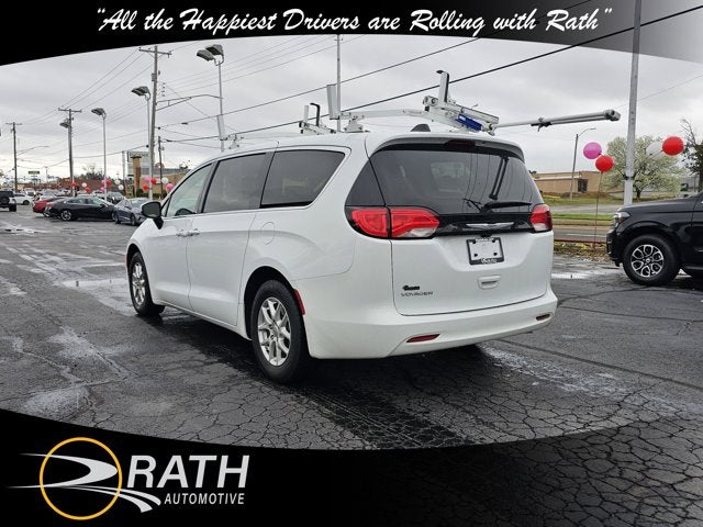 2022 Chrysler Voyager LX