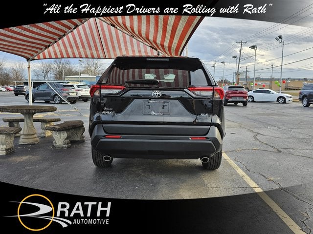 2023 Toyota RAV4 XLE