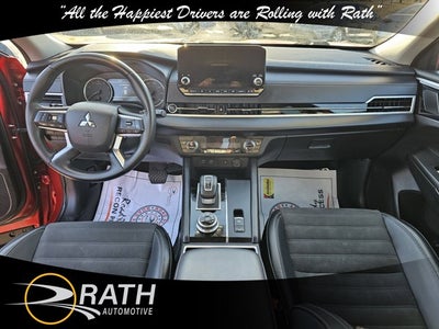 2024 Mitsubishi Outlander SE