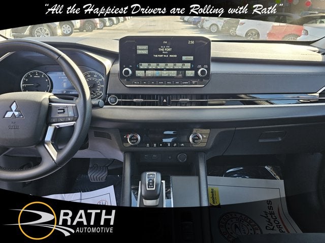 2024 Mitsubishi Outlander SE