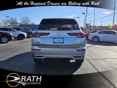 2024 Mitsubishi Outlander SE