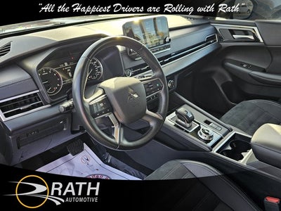 2024 Mitsubishi Outlander SE