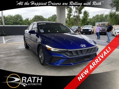 2025 Hyundai Elantra SE