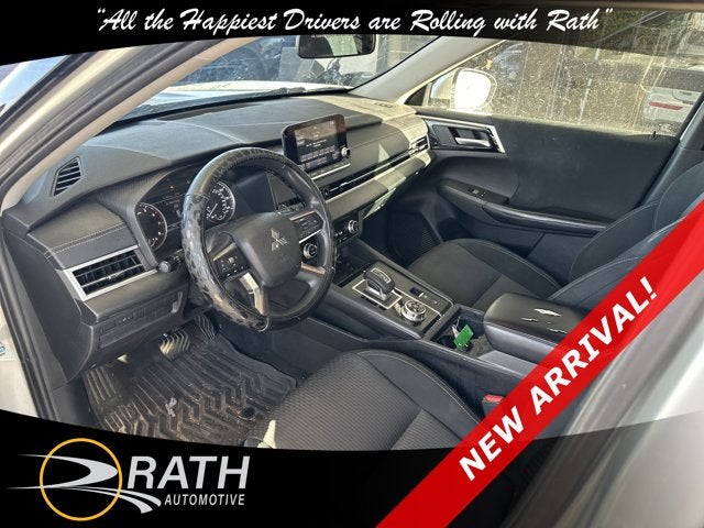 2023 Mitsubishi Outlander ES