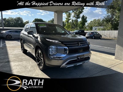 2024 Mitsubishi Outlander SE Black Edition w/Pano Roof