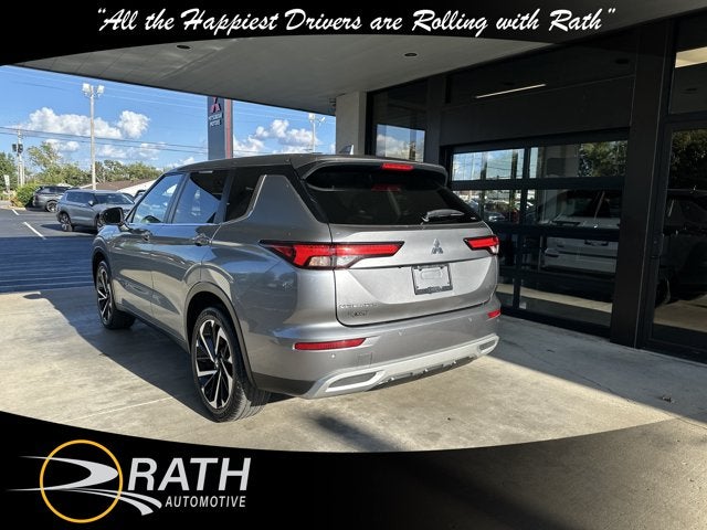 2024 Mitsubishi Outlander SE Black Edition w/Pano Roof